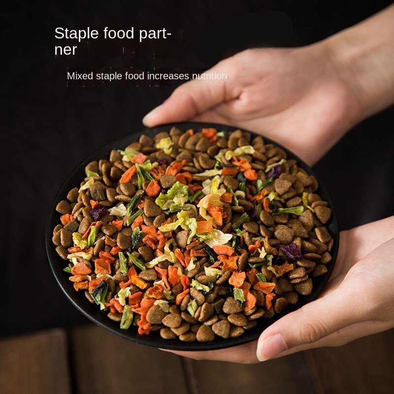Fruit and vegetable freeze-dried pet snacks